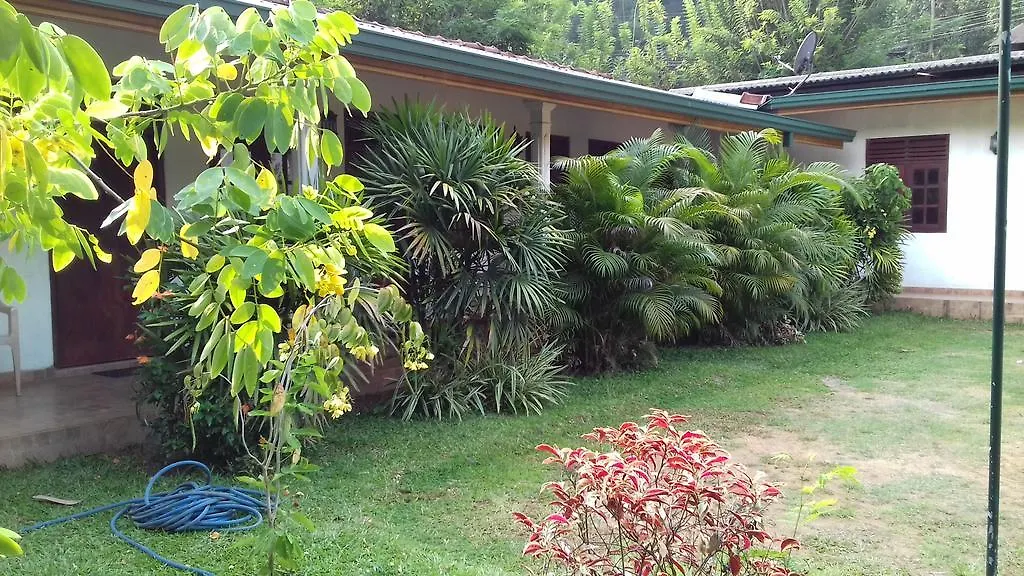 Leaf Holiday Resort Sri Lanka